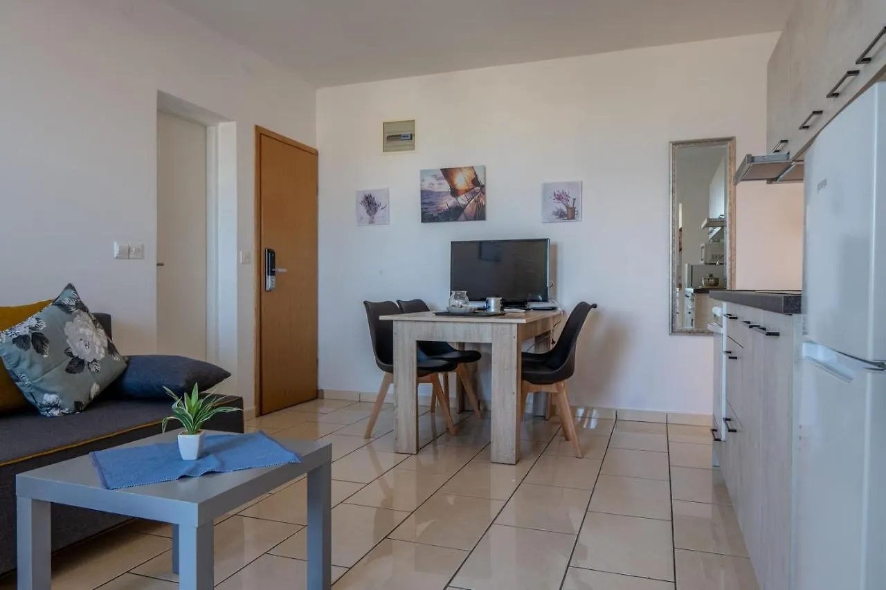 Apartments By The Sea Vir - 21579 Croatia
