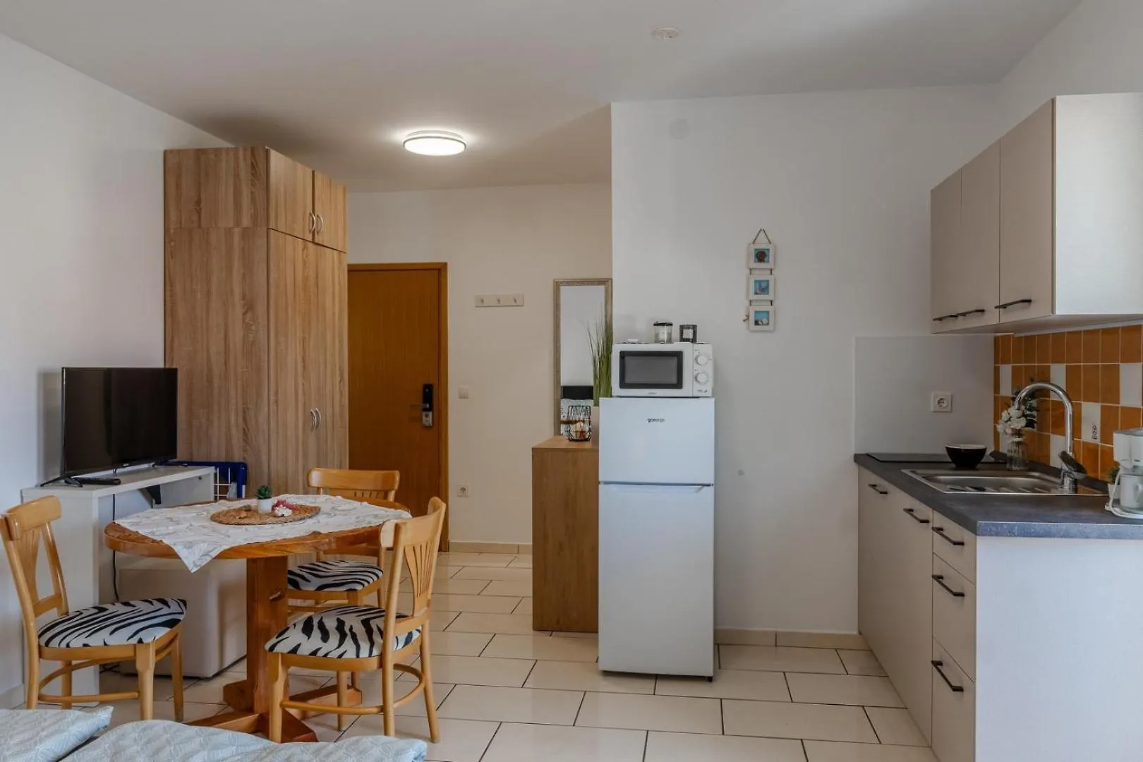 Apartments By The Sea Vir - 21579