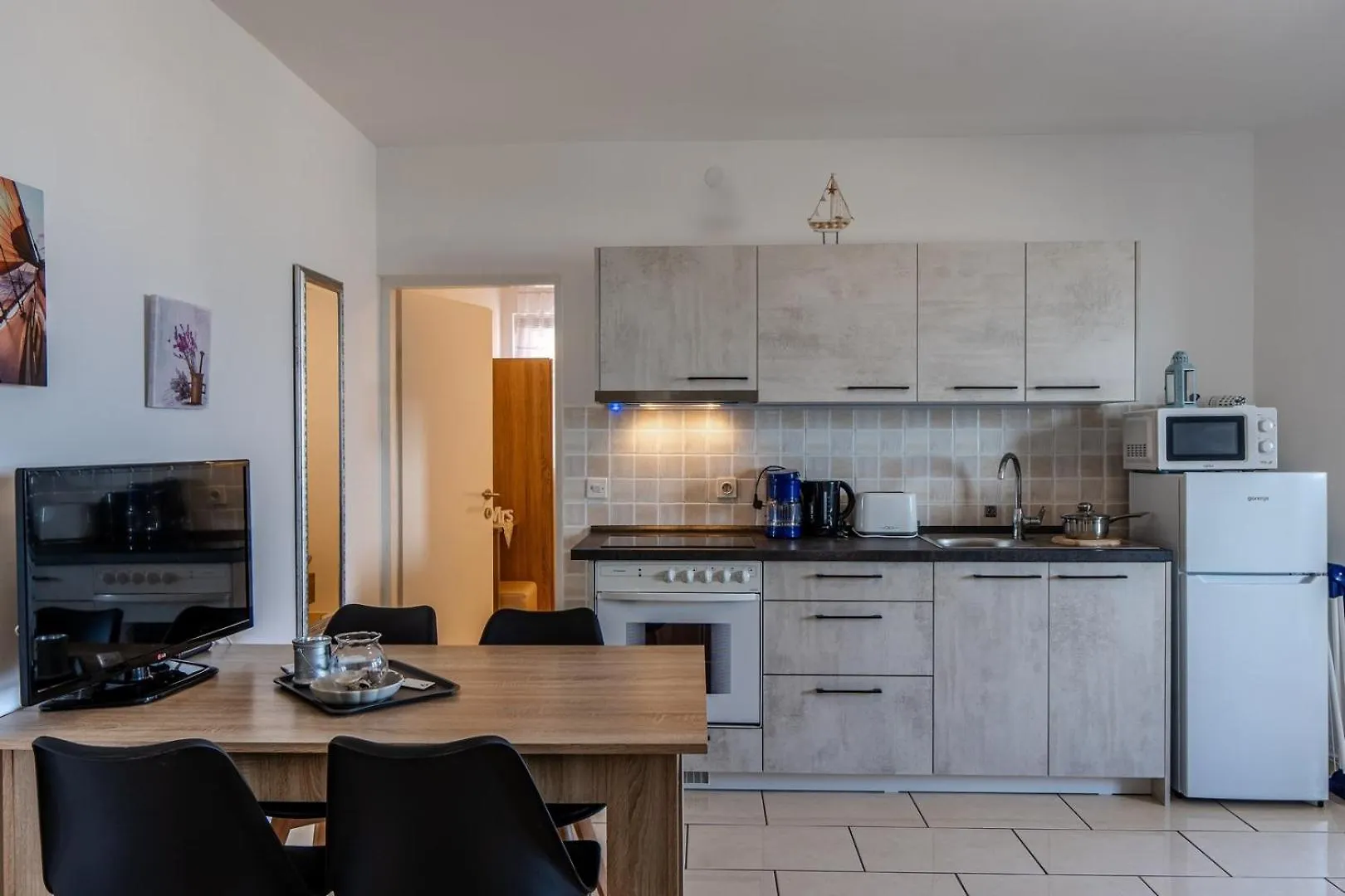 Apartments By The Sea Vir - 21579